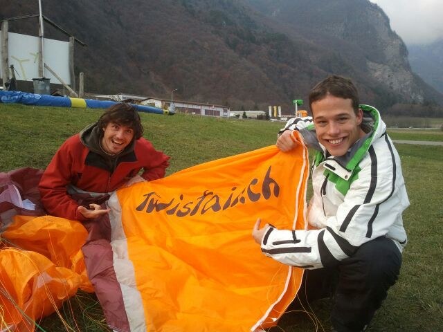 Mathieu et Cédric Vionnaz examen de pilote de parapente twistair vercorin